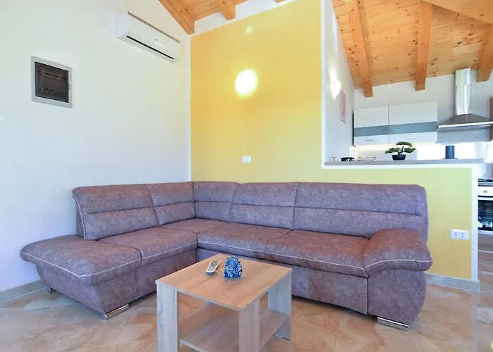 House Roza 2065 Vikendica