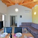 House Roza 2065