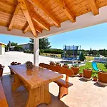 House Roza 2065